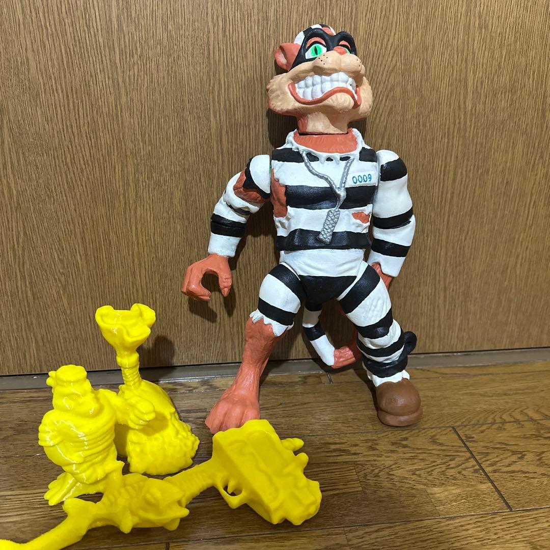 ミュータント　タートルズ　ネコ