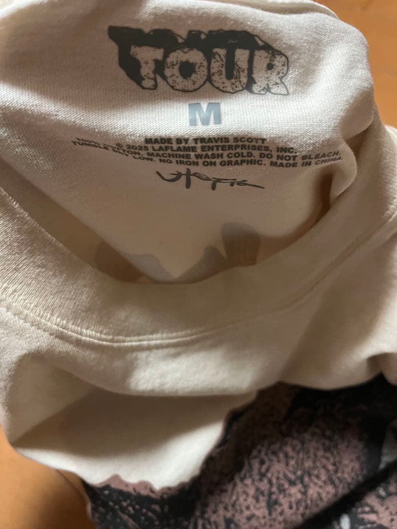 UTOPIA TOUR Tシャツ　Mサイズ　トラヴィススコット