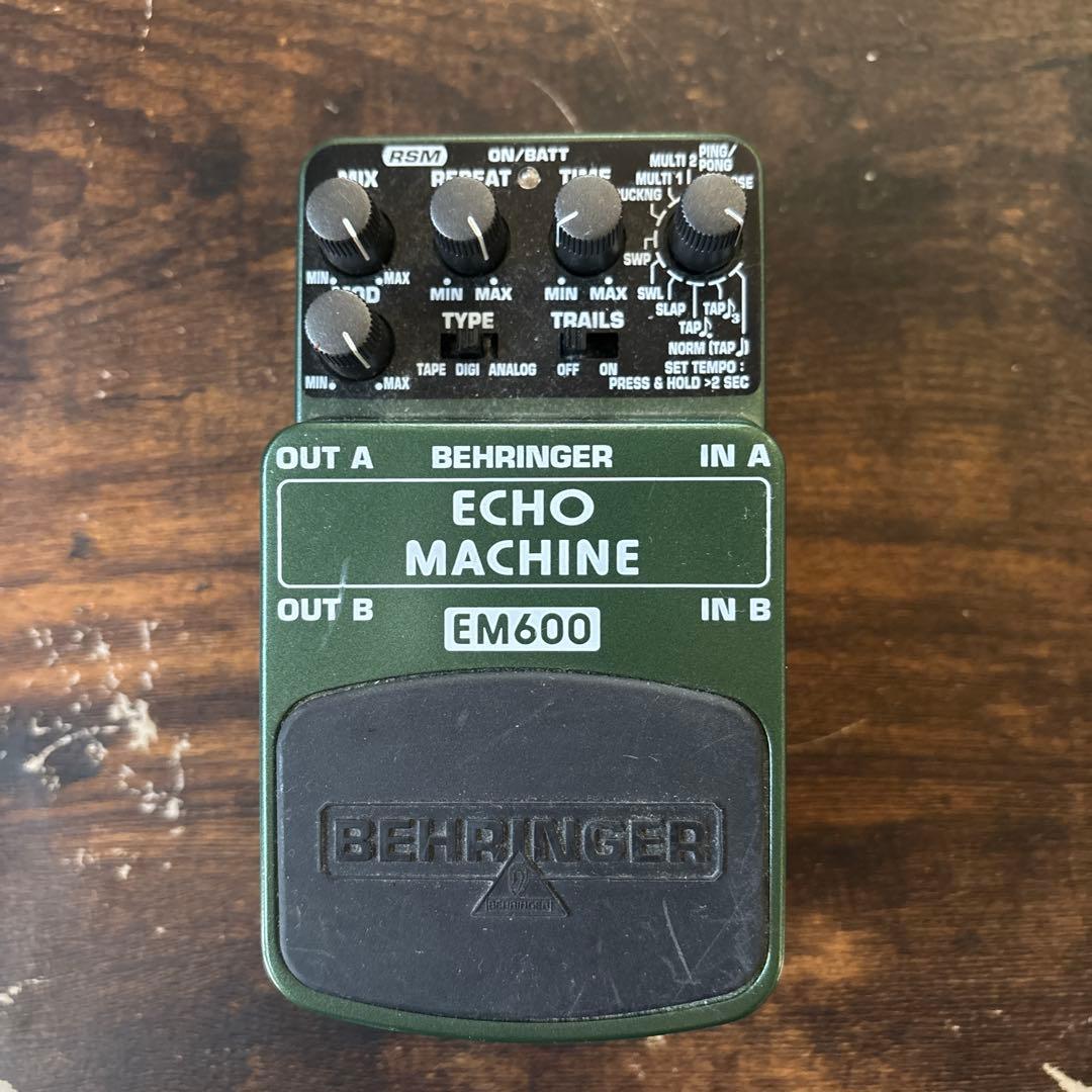 ギター BEHRINGER EM600 ECHO MACHINE