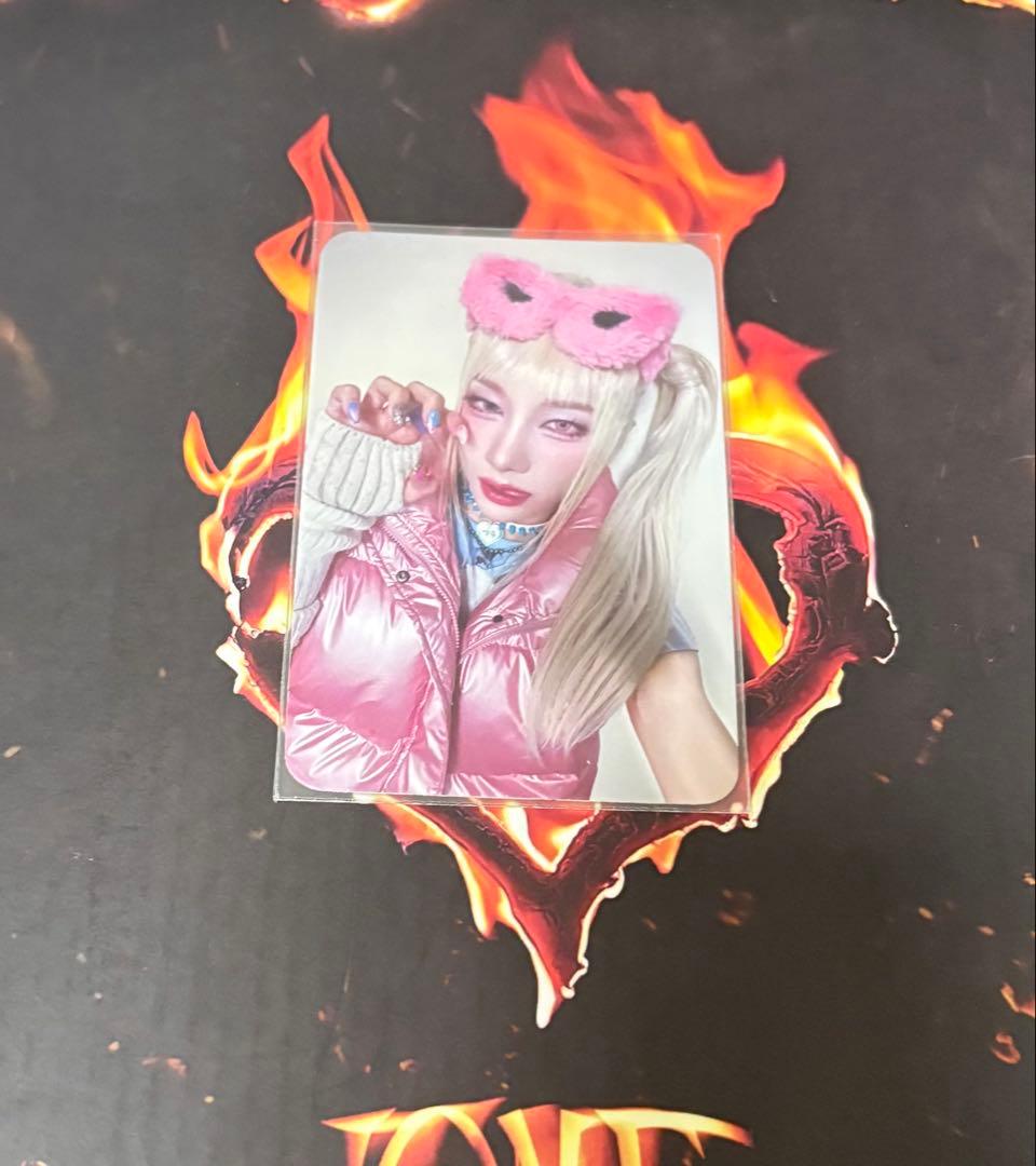 出回りなし XLOV together ルイ トレカ 미공개 포토카드