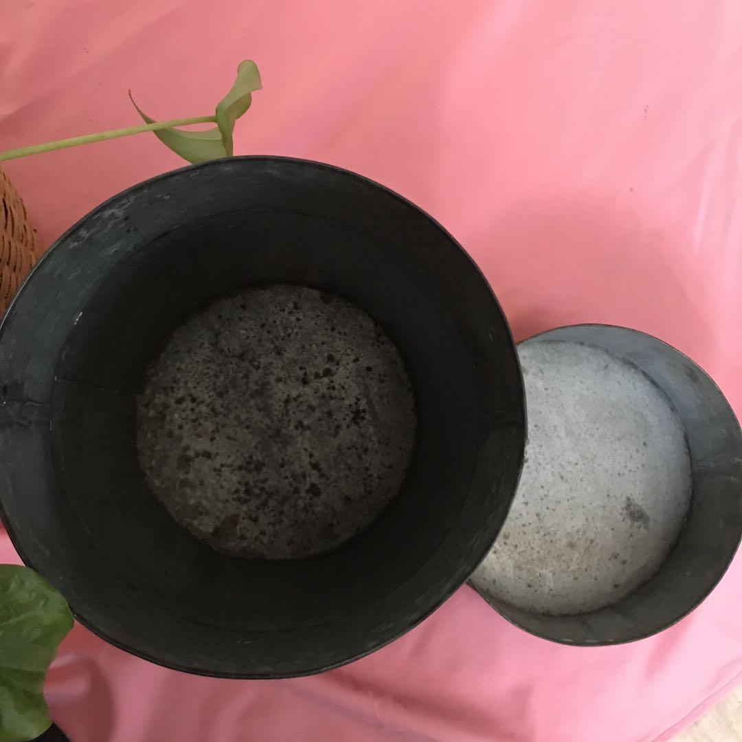 ビンテージ インダストリアル  レトロ ブリキ缶 蓋付き 筒型