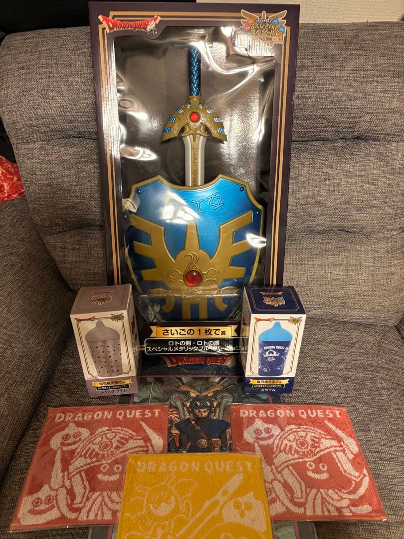 ドラゴンクエスト ロトの剣と盾　タンブラー2個　タオル3個　A3アートボード