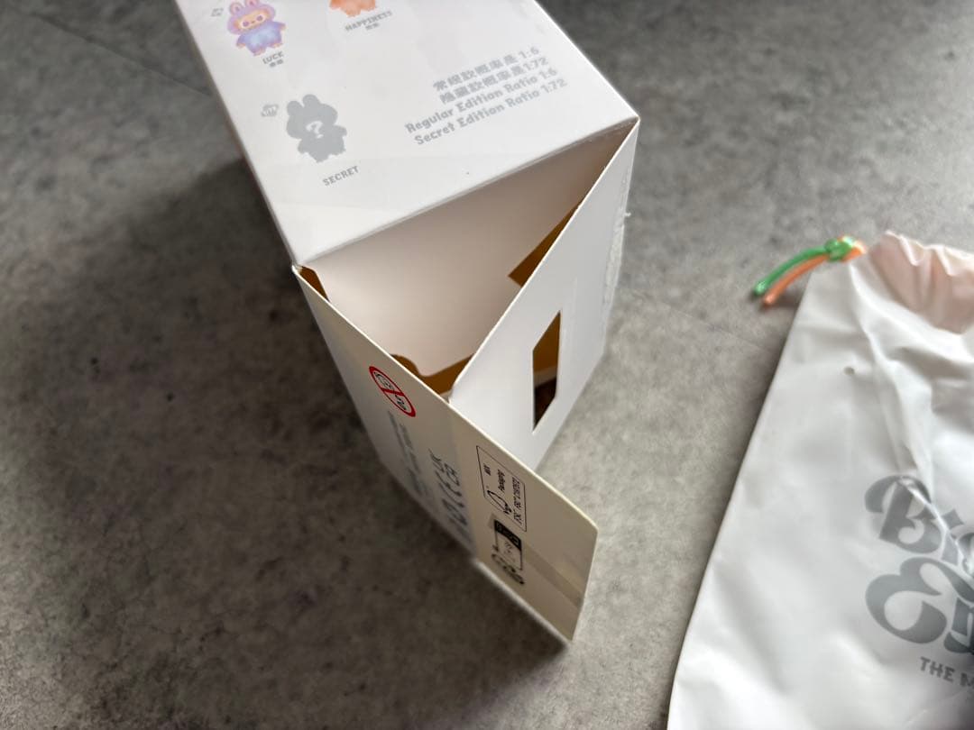 ラブブ　エナジー　LABUBU Energy 正規品　シークレット ID