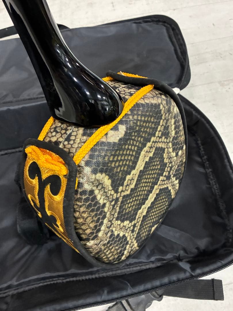 B0105）沖縄三線 蛇三線 人工皮 蛇柄 三味線 和楽器 ケースおまけ