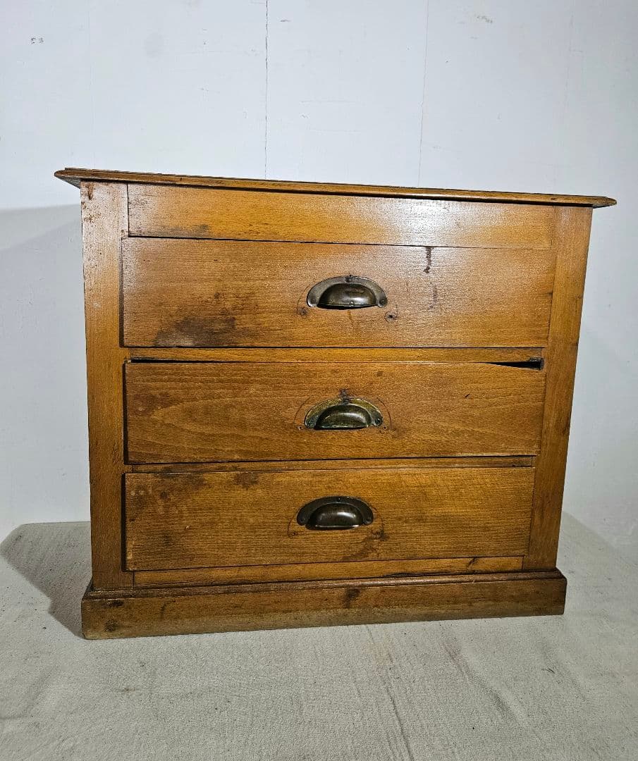 英国アンティーク 木製の小引き出し チェスト 小物入れ 抽斗 三段 仕切り付き