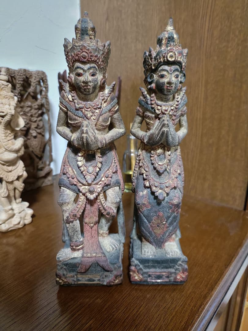 バリ島購入木製工芸品２体　２４センチ