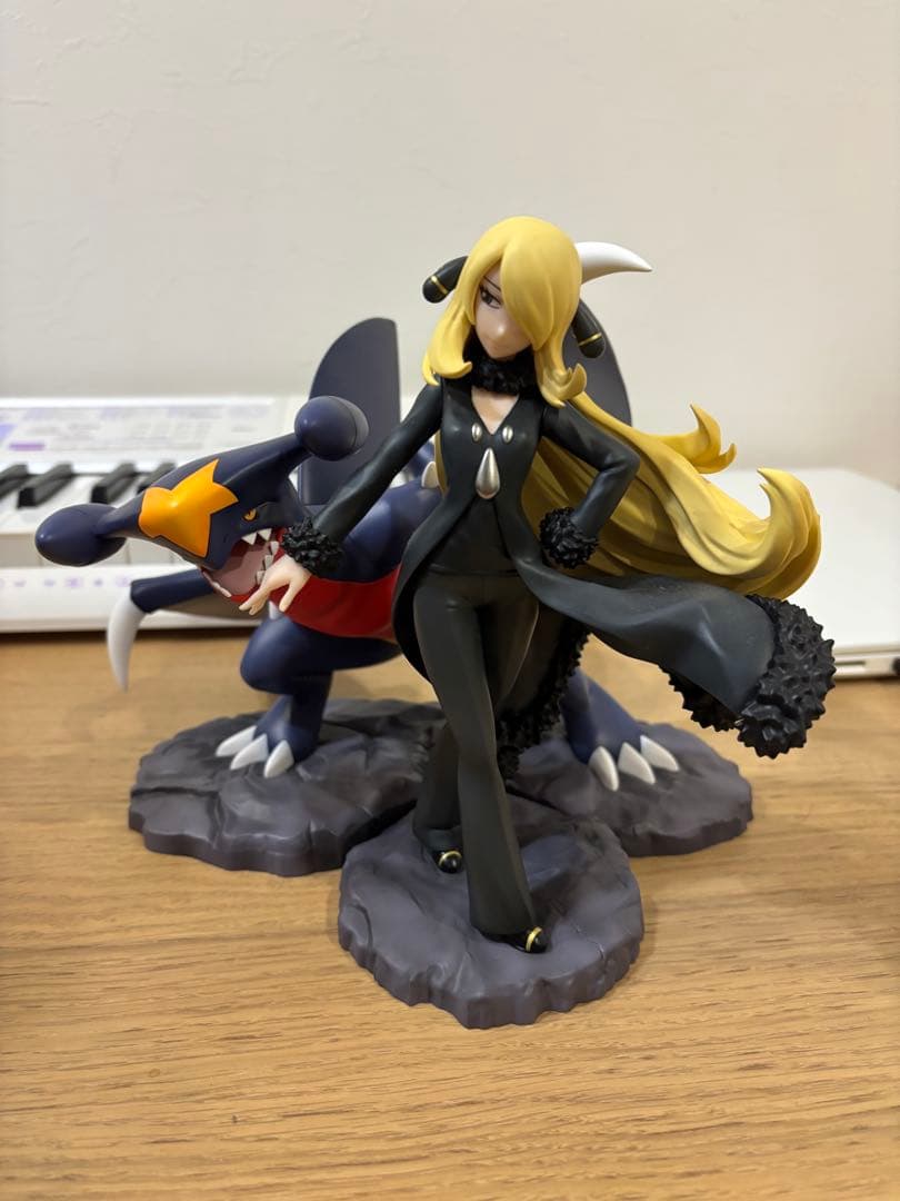 ARTFX J ポケットモンスターシリーズ シロナ ガブリアス　色紙付き