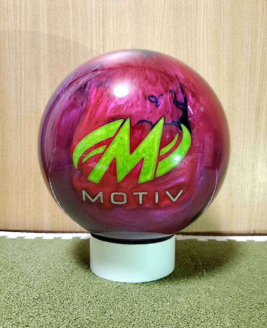 モーティブ　リップコードローンチ　１４Ｐ１２ｏｚ ボウリングボール