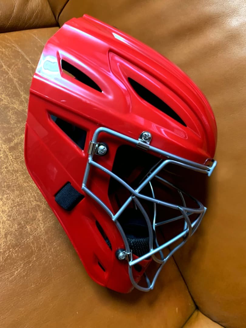 新品2026年★アメリカ国内限定☆アンダーアーマー☆キャッチャーヘルメット☆赤