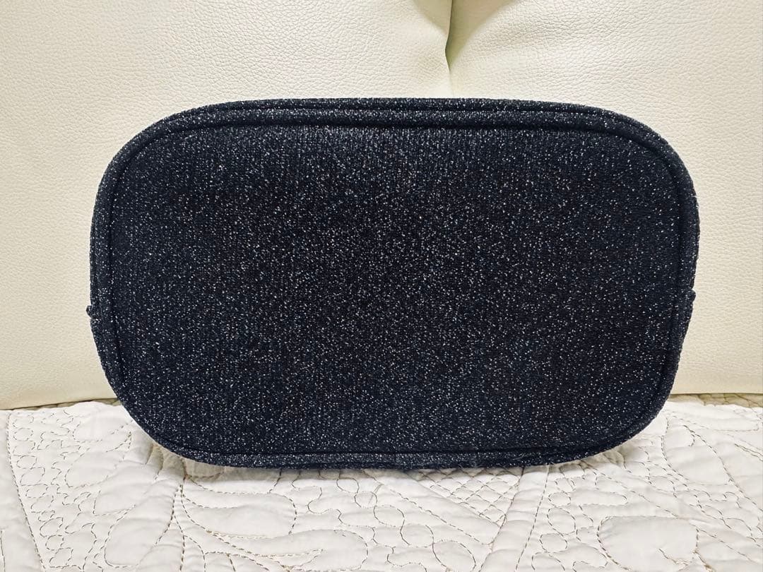 新品CHANEL 黒ノベルティコフレポーチ☆ラメ入りショルダーストラップ付