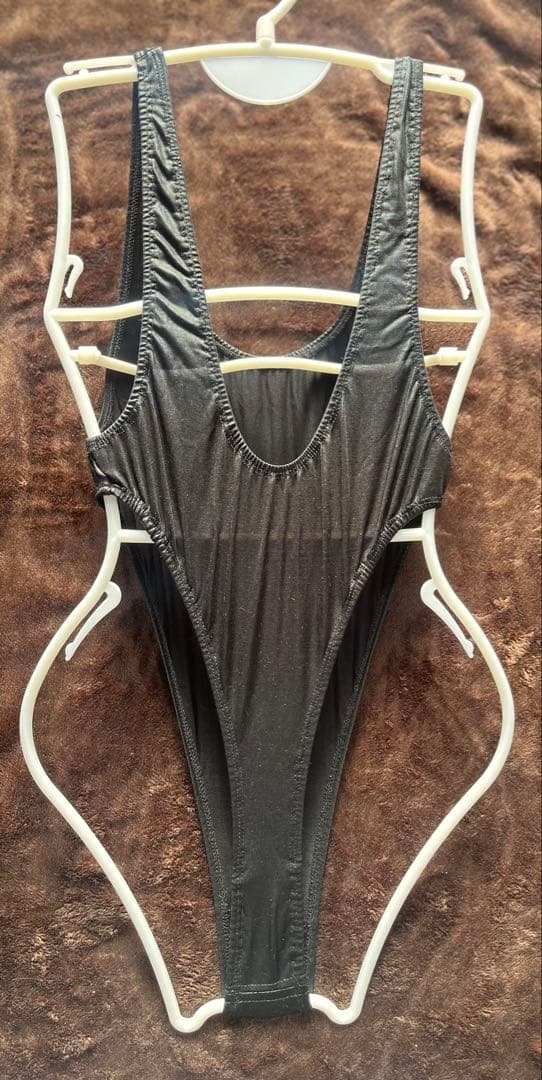 ブラック光沢あり　ストレッチ ハイレグレオタード