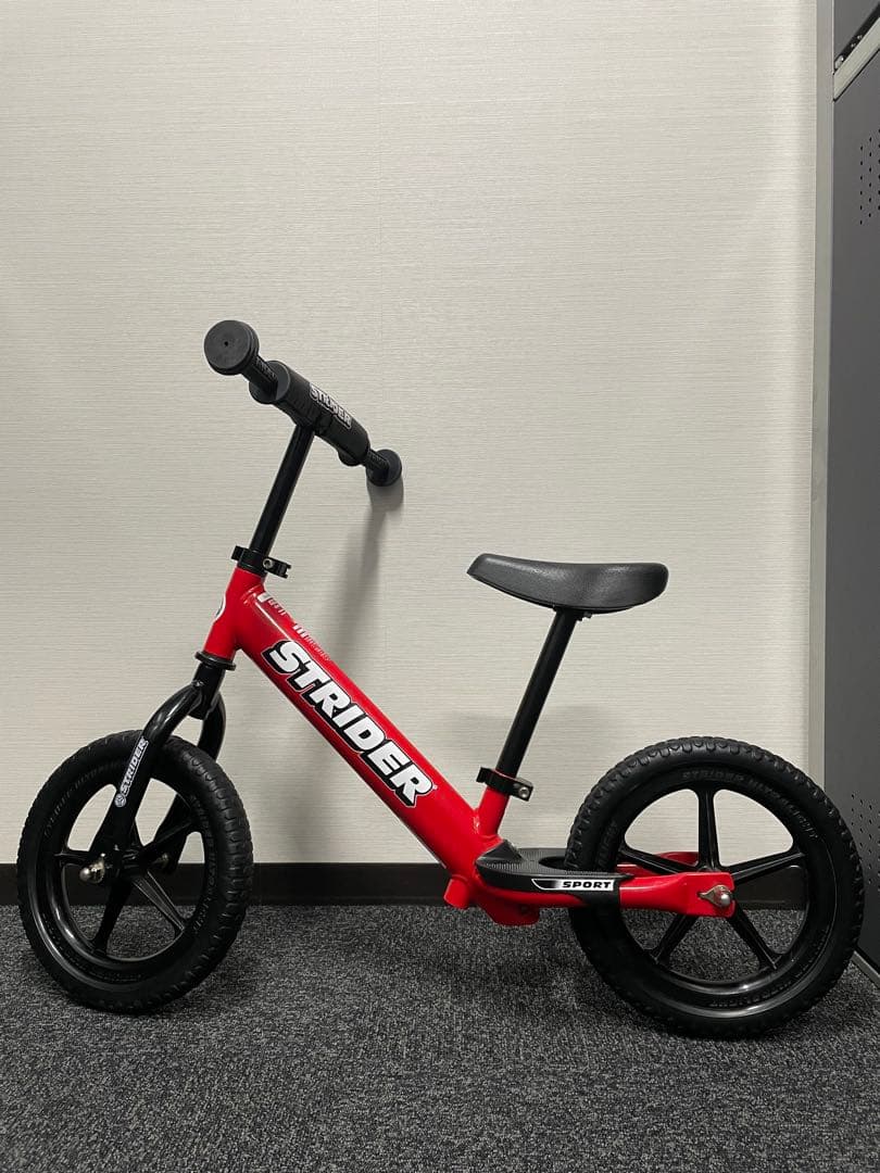 ストライダー　スポーツ　12インチ　レッド