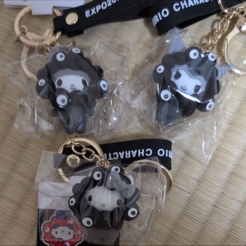 ミャクミャク　立体マスコットストラップ　黒キーホルダー