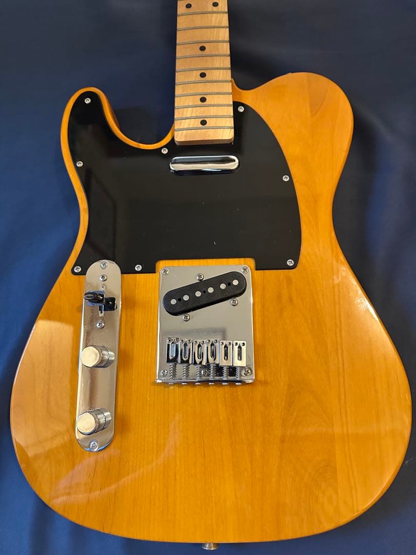 左利き用　Squier by Fender スクワイヤー　フェンダー