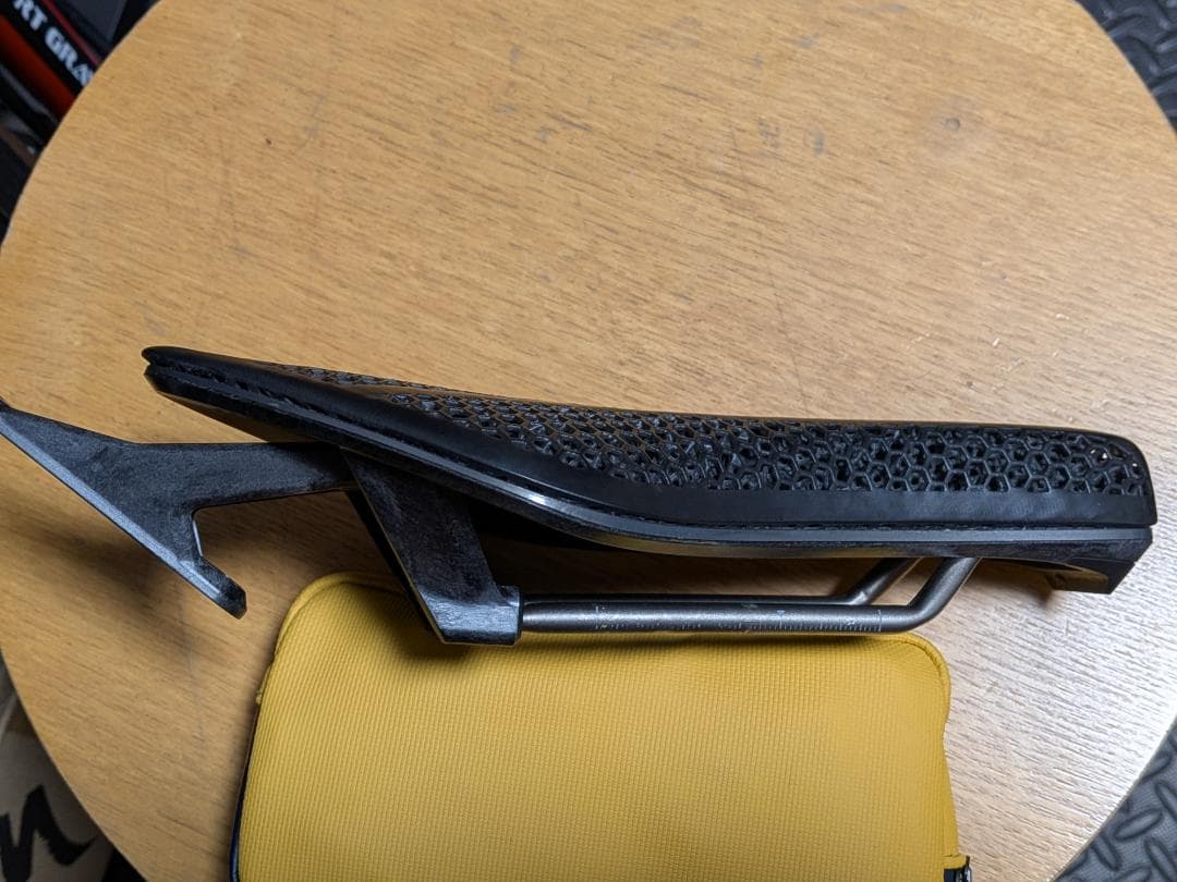 a*t様 フィジーク TRANSIRO AERIS LD R3 ADAPTIVE