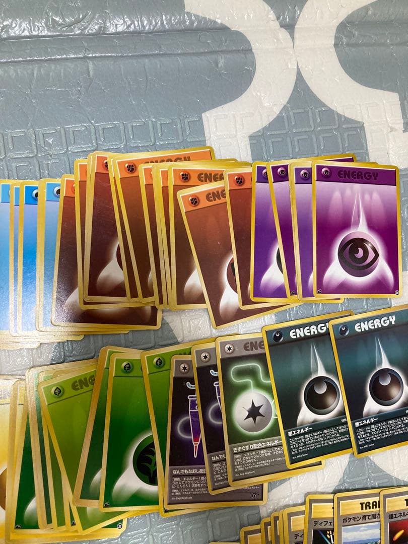 ポケモンカード　旧裏 200枚以上　トレーナーカード、エネルギカード