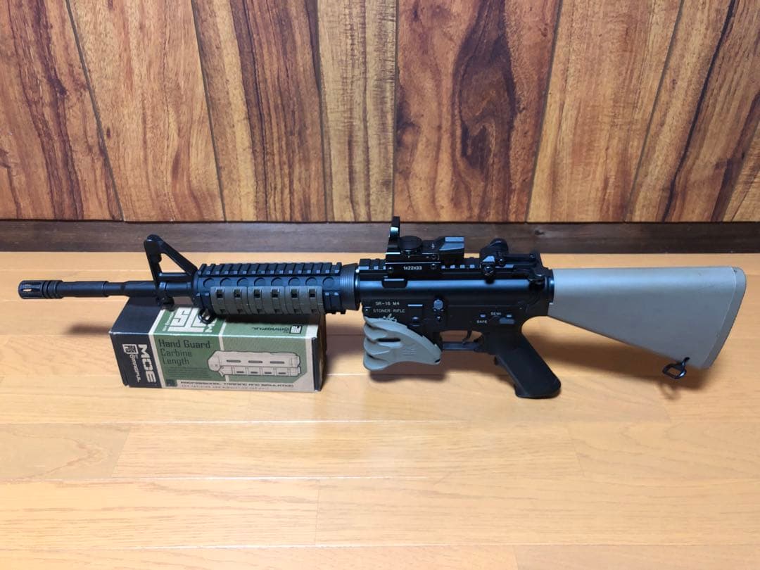 東京マルイ製SR-16 M4カスタム　電動ガン