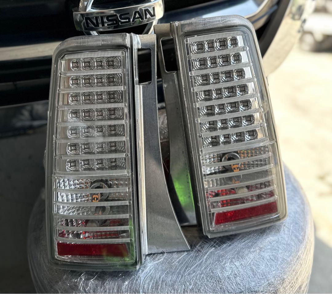 トヨタ　BB 社外テールランプ　右左セット