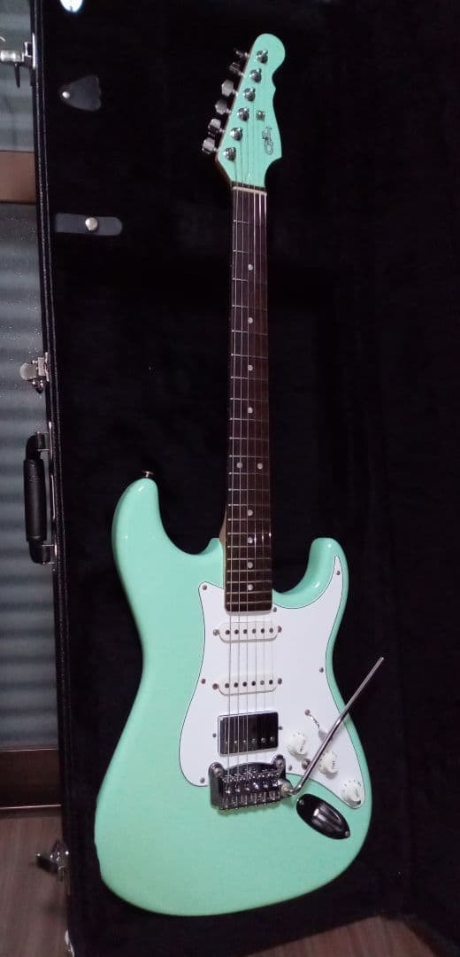 完璧ストラト∼超絶レア/G&L Legacy USA リアハム グリーン