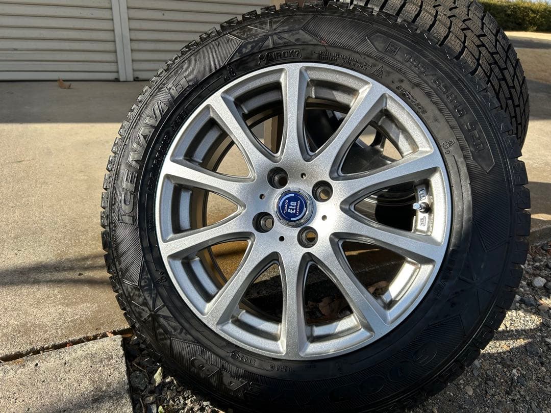 トヨタ・ライズ・ロッキースタッドレスタイヤホイールセット