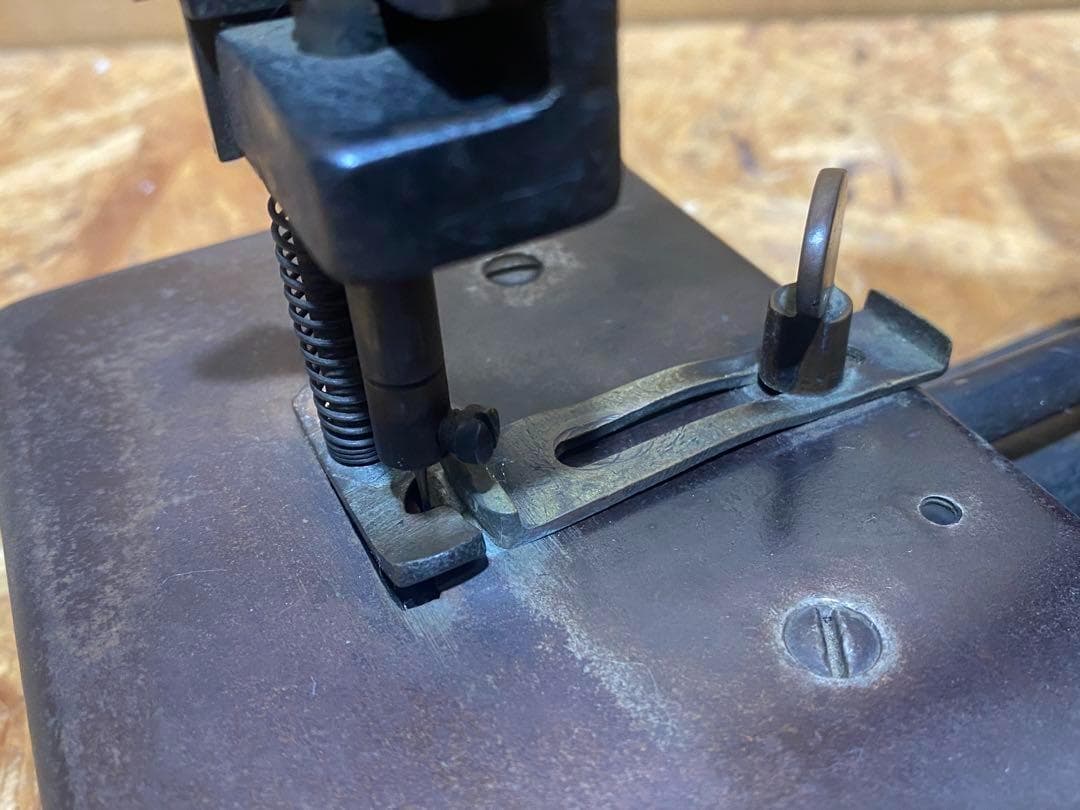 アンティーク 手回し ミシン レトロ メーカー 型番不明