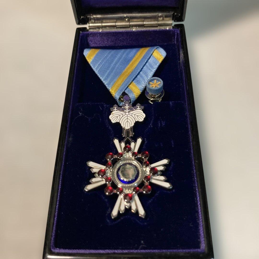 瑞宝単光章　新制度後交付タイプ 新型 勲章 褒章★未使用保管品