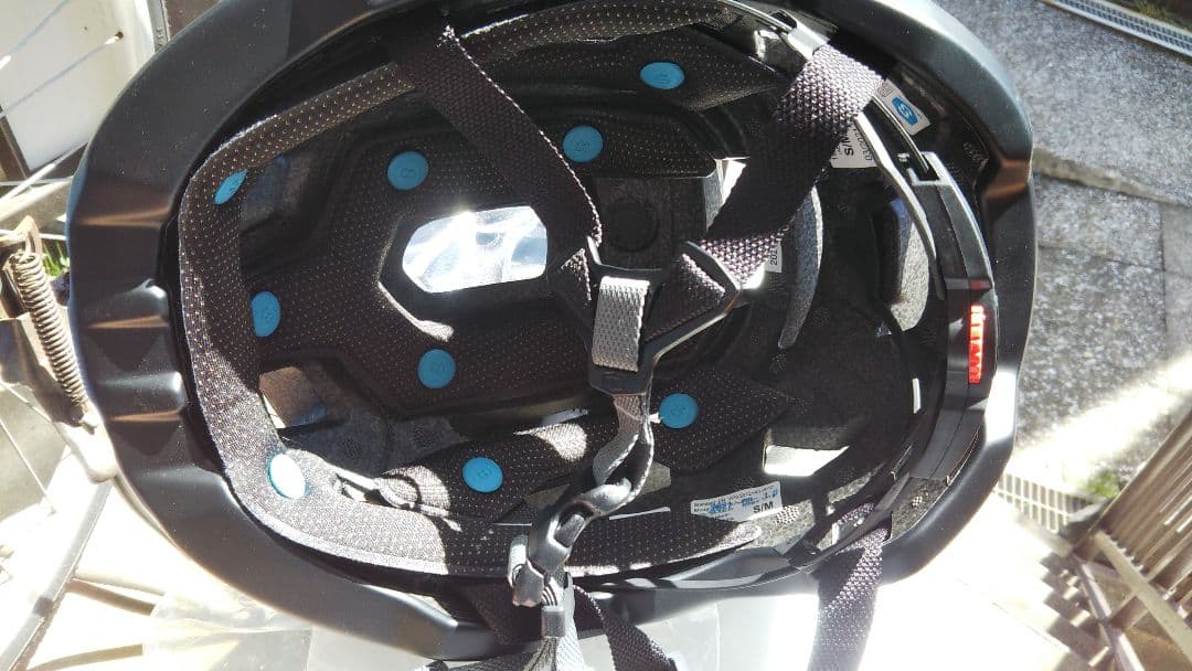 新品未使用 100% Altis グラベル ヘルメット Mサイズ  ブラック色