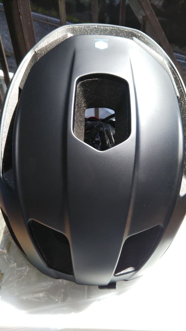 新品未使用 100% Altis グラベル ヘルメット Mサイズ  ブラック色