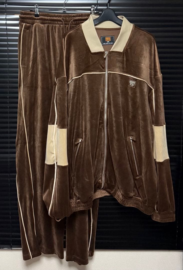 FB COUNTY ベロア セットアップ 刺繍 ロゴ　ブラウン