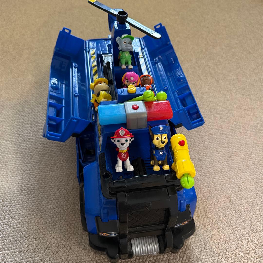 パウ・パトロール フィギュア6体付きアルティメットポリスカー