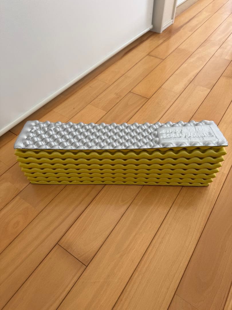 【逸 】サーマレスト Z ライトソル R レギュラーサイズ