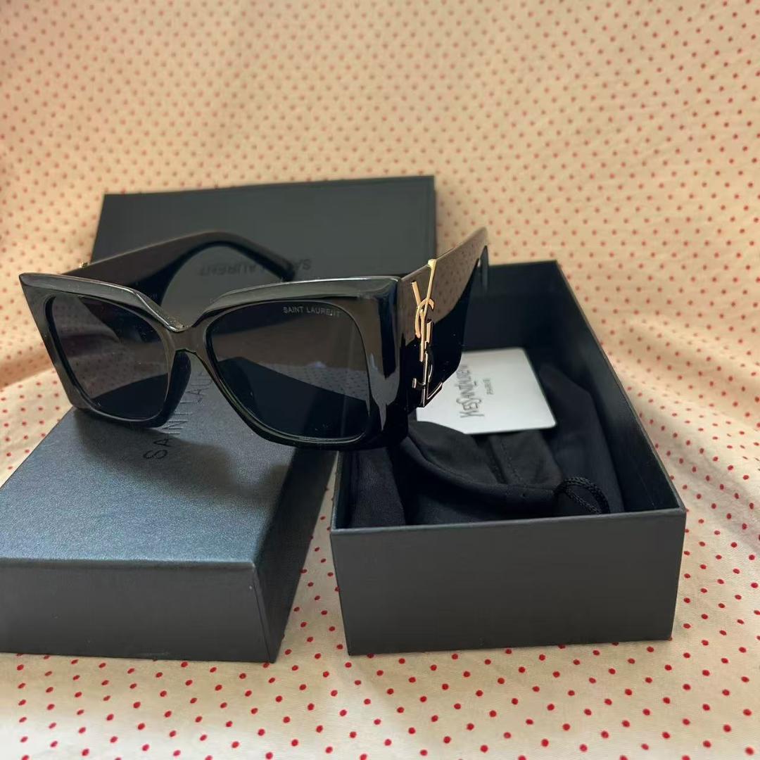 Saint Laurent SL◯◯ YSLロゴヒンジ サングラス ブラック