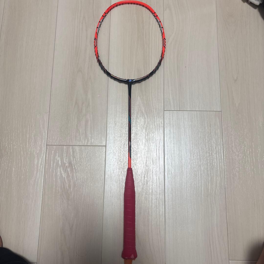 バドミントンラケット ジースピ、ヒビあり