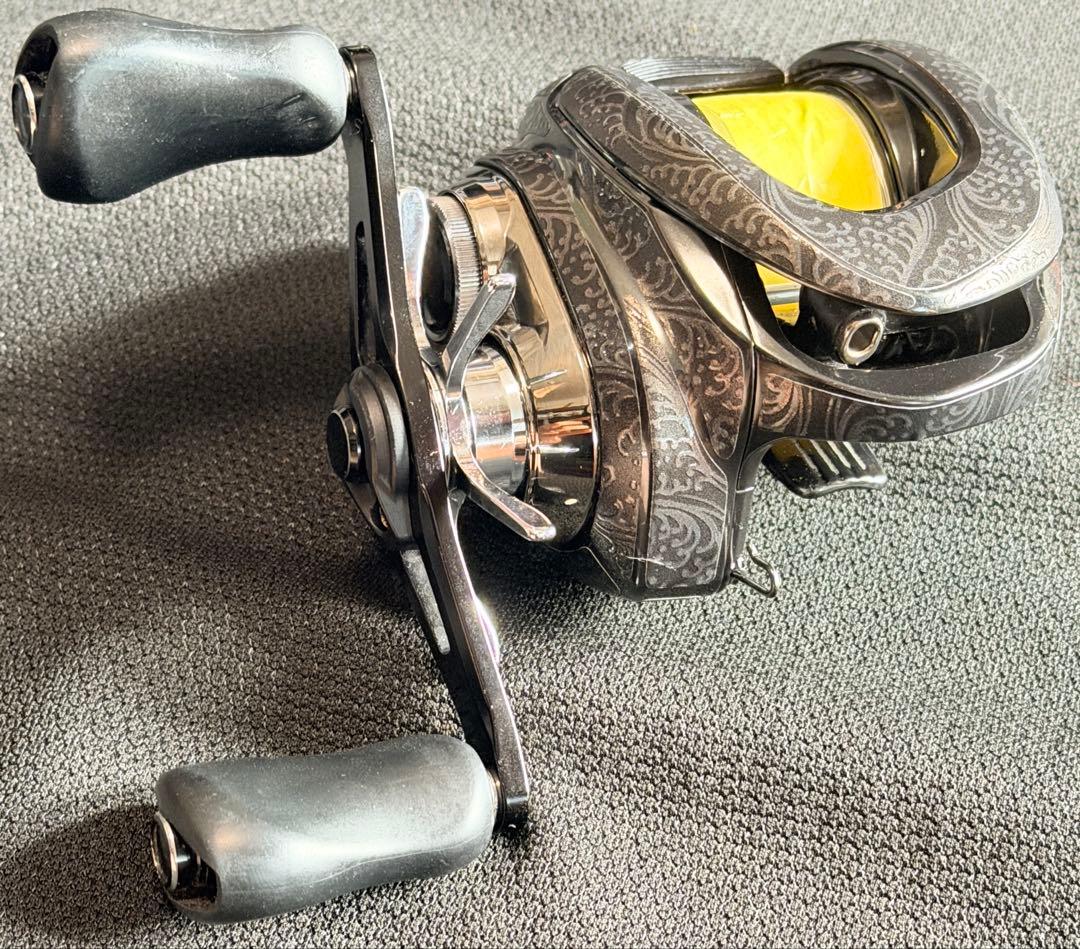 23 アンタレス DCMD XG 右　彫刻風デカール