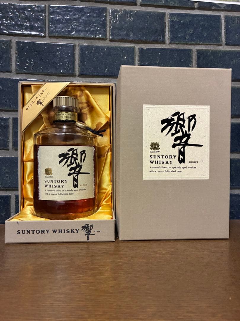 サントリー 響 HIBIKI ゴールドキャップ　箱入り
