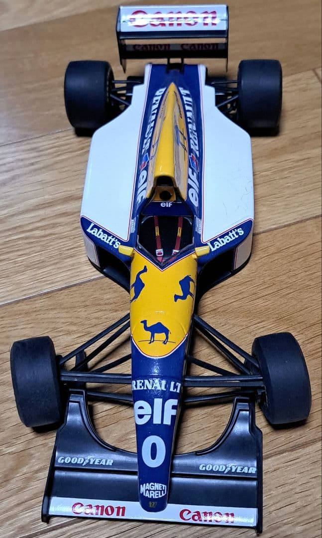 ウィリアムズ FW15 ミニカー 1/18