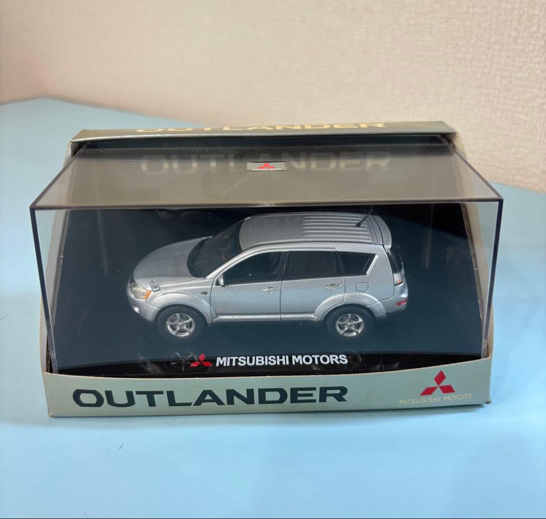 ミニカー　三菱　車種：OUTLANDER　＃⑭