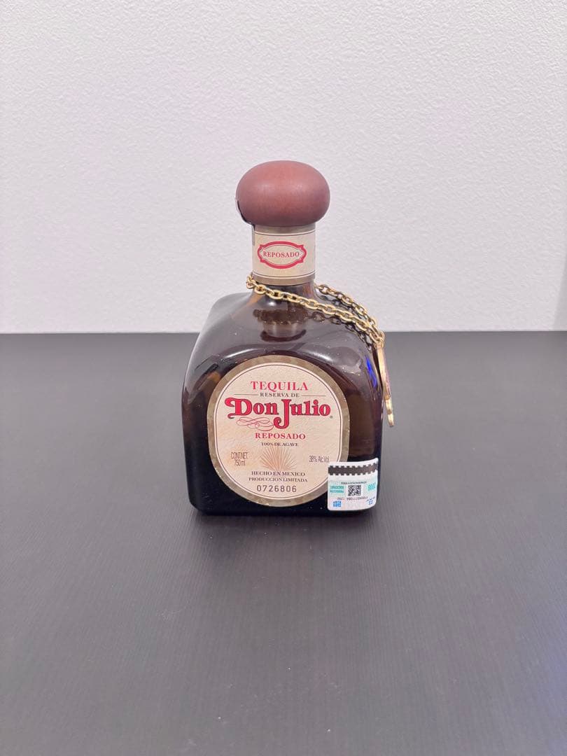 【未開栓】ドン・フリオ レポサド テキーラ 750ml 箱なし チャーム付き