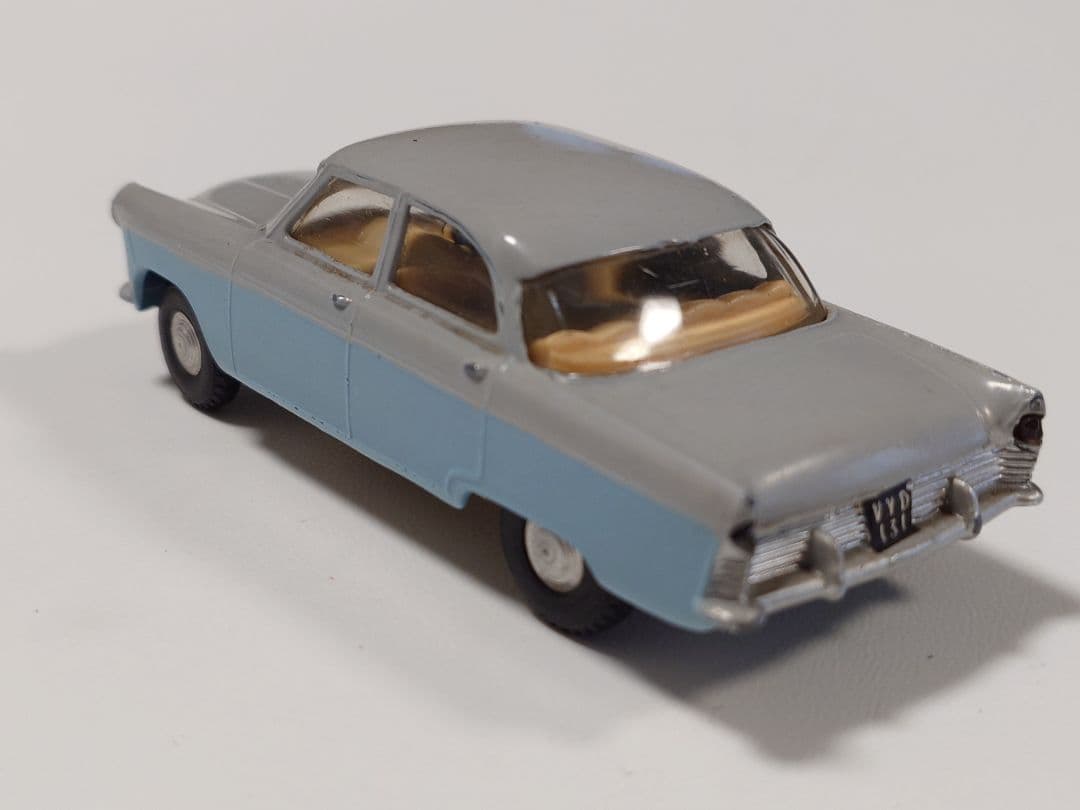 ミニカー SPOT - ON FORD ZODIAC with light