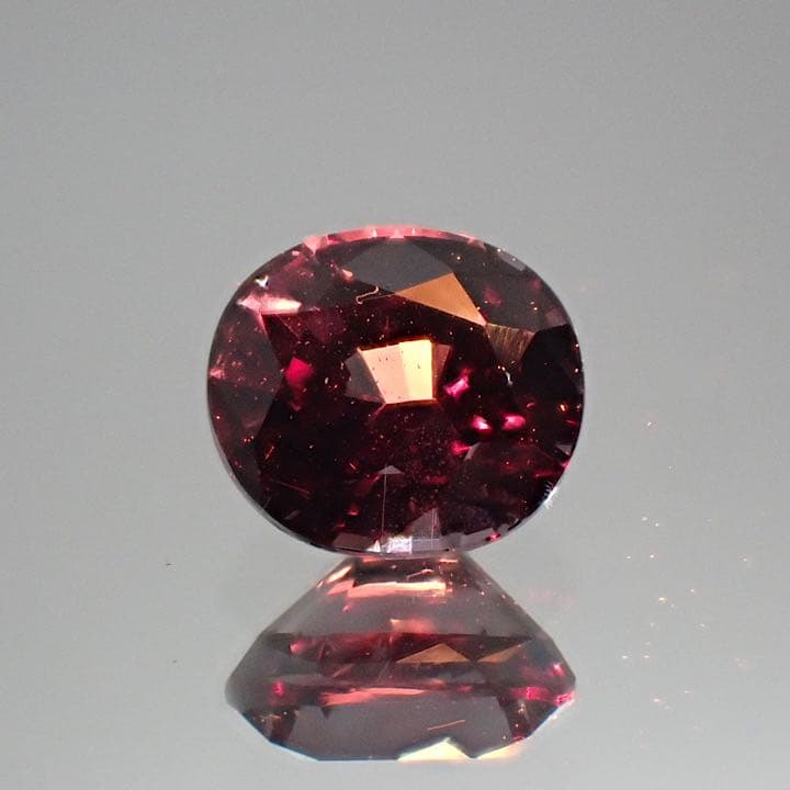 【タンザニア産】カラーチェンジガーネット