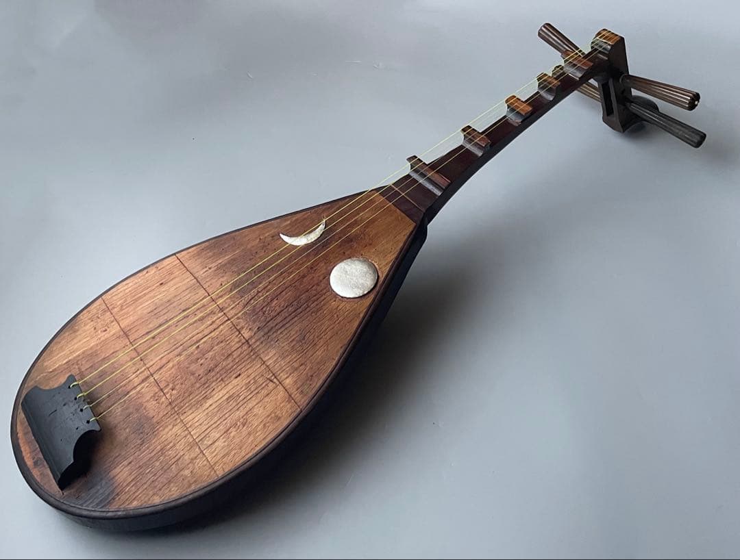 古い琵琶　盲僧琵琶ふう