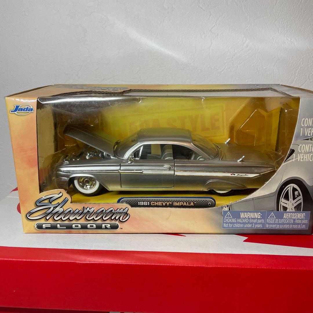 ミニカー JADA TOYS 1/24 1961 CHEVY IMPALA