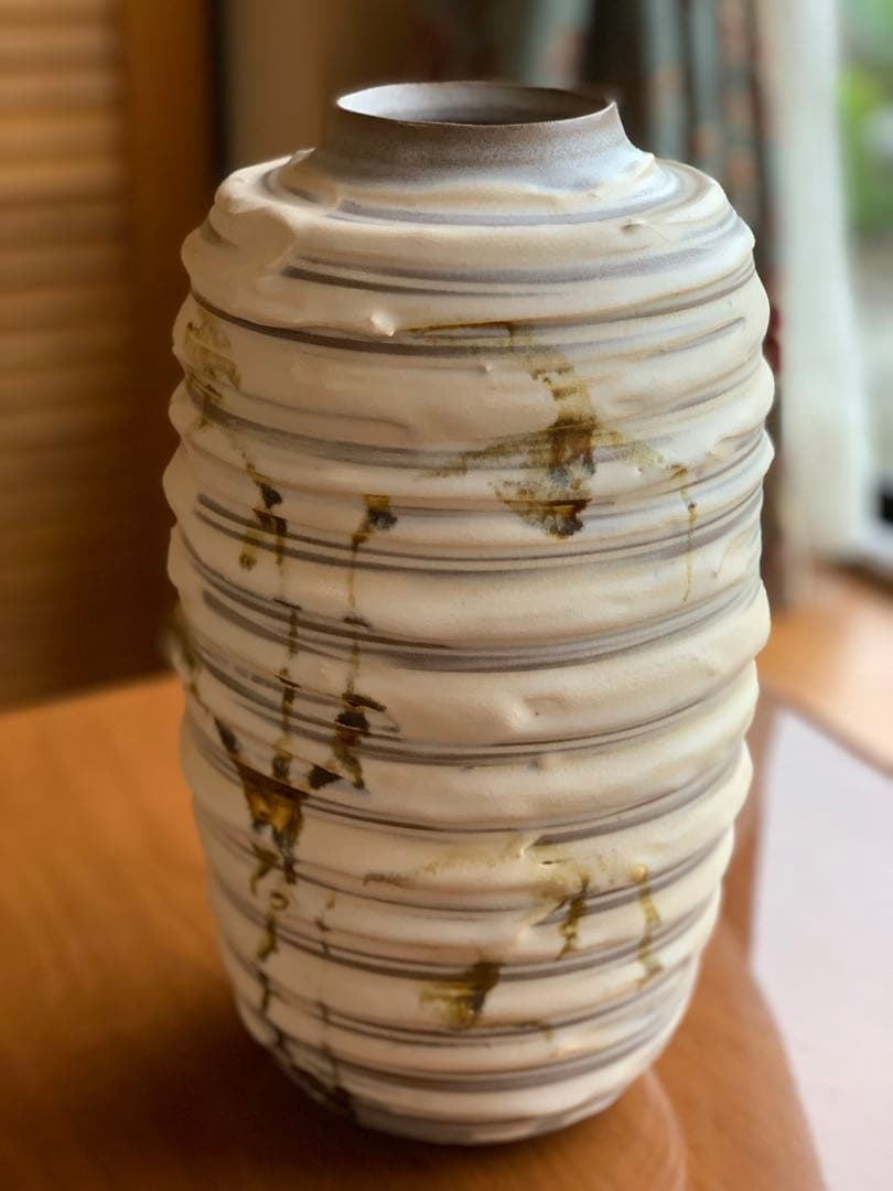 昭和レトロ未使用保管品 常滑 翠窯 陶芸大きな花瓶壺華道ベージュと茶の模様 貫入
