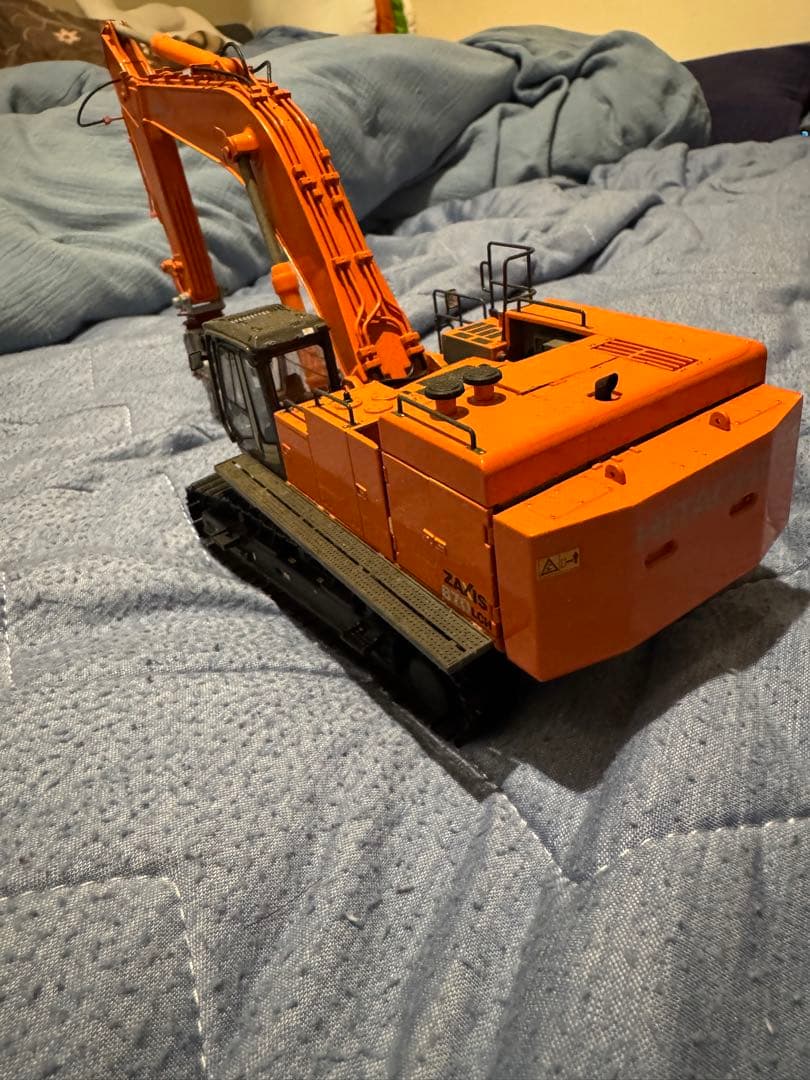 ミニカー HITACHI 1/50 870LCH