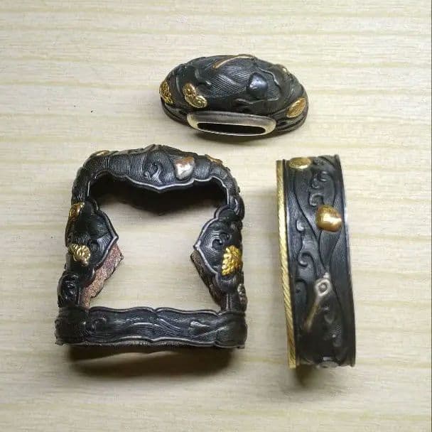 刀装具　美品海図貝づくし【縁、栗形、頭？鐺】