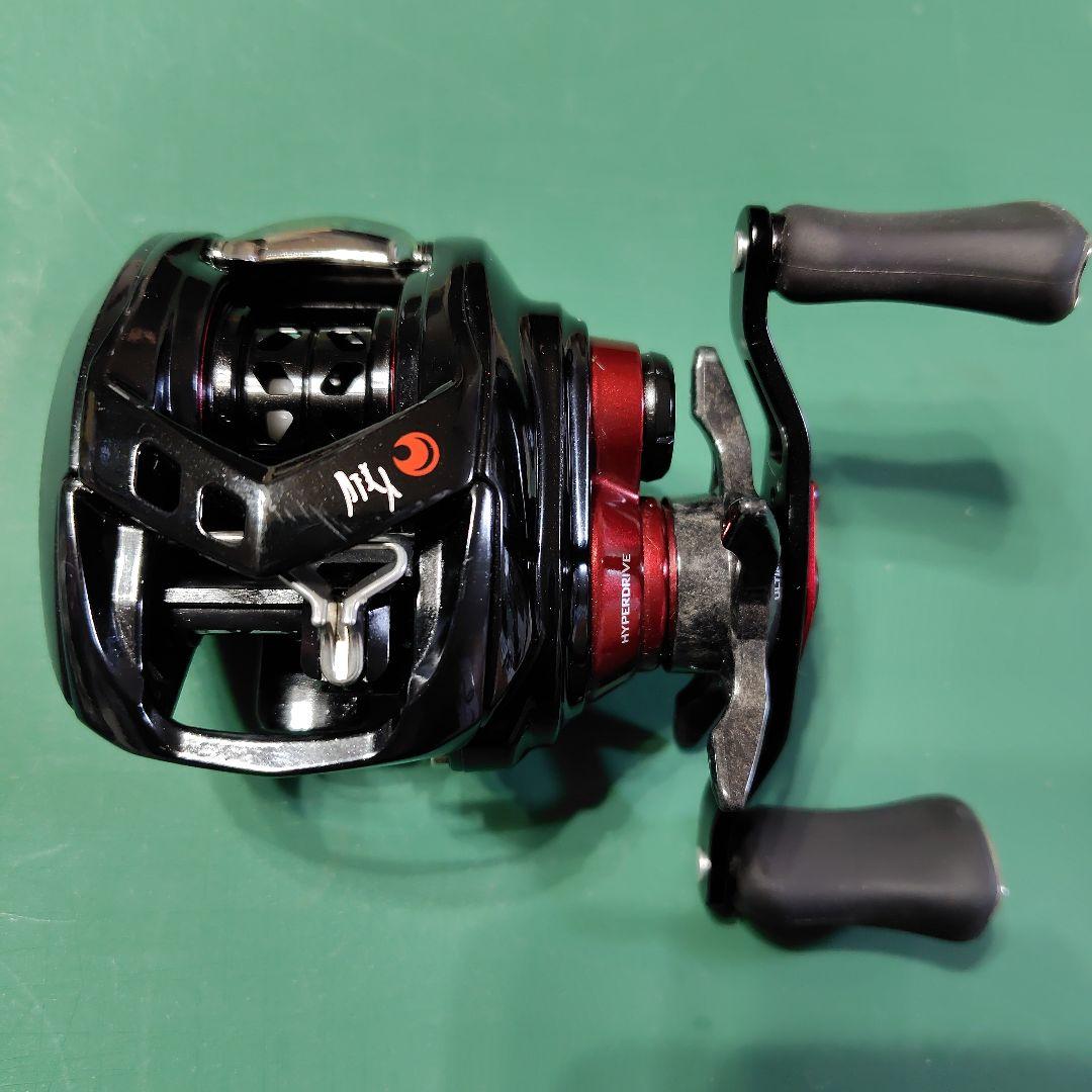 Daiwa 月下美人　AIR TW 8.5L ベイトリール 黒/赤　左巻き