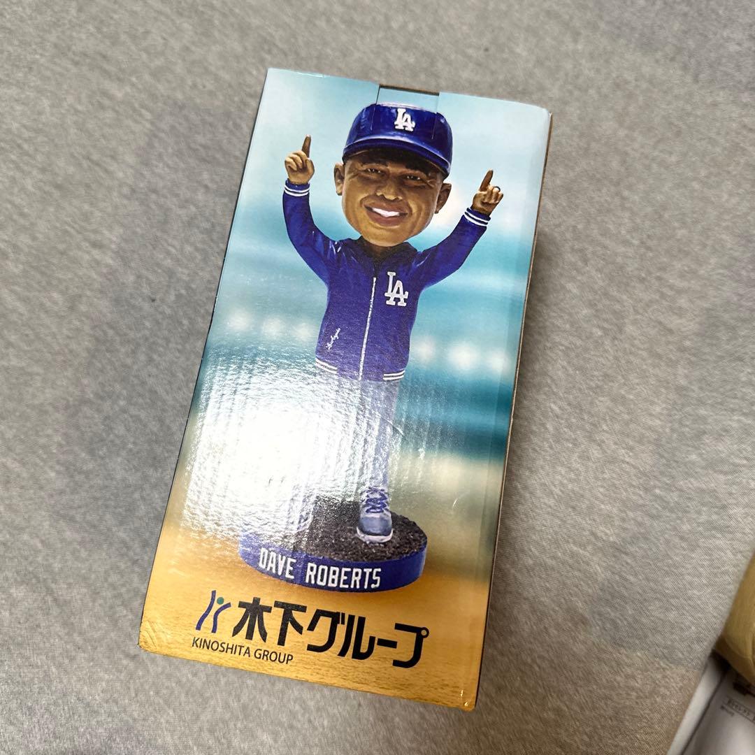デイブ・ロバーツ監督　ボブルヘッド人形　ドジャース　未開封