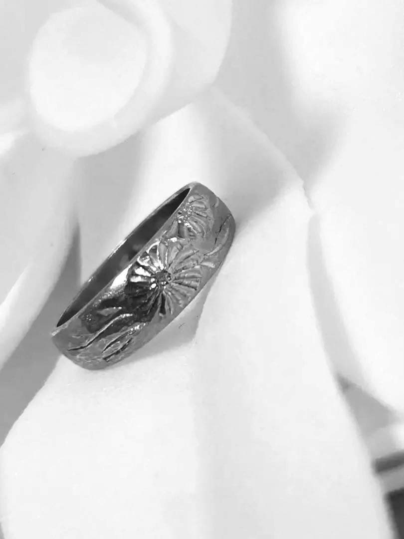 菊 和彫り 記念指輪 日本製 入手困難