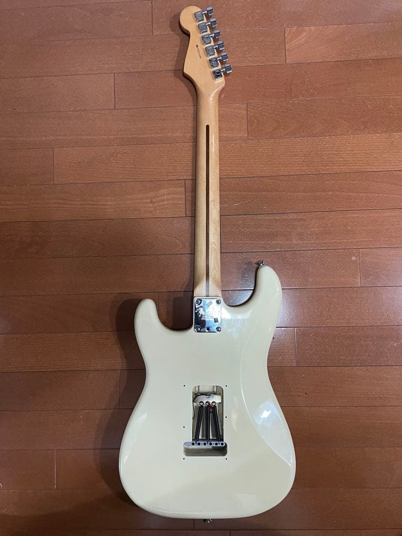 ギター FENDER AM STANDARD ST OWT/M