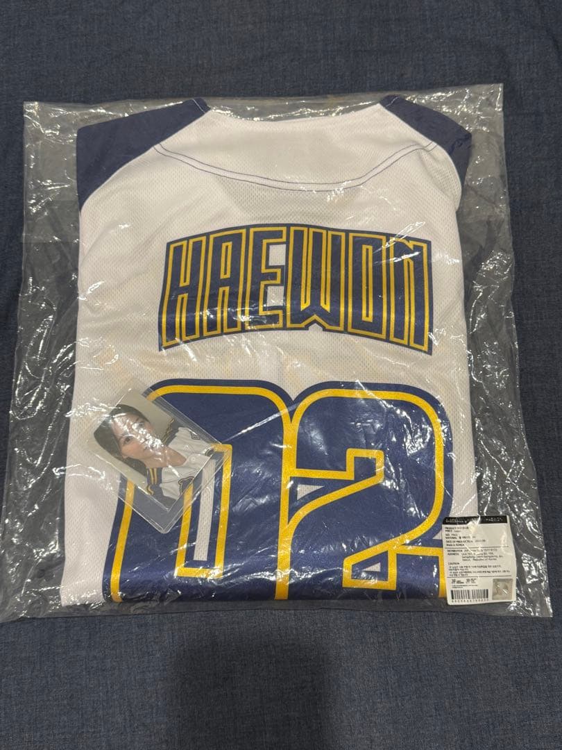 【新品未使用】NMIXX ヘウォン ユニフォーム　トレカ付き